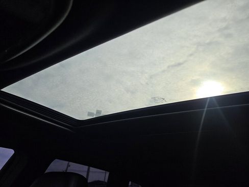 Used 2018 Jeep Grand Cherokee Limited image 21