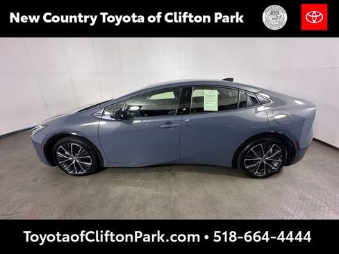 Used 2024 Toyota Prius XLE AWD/4WD image 6