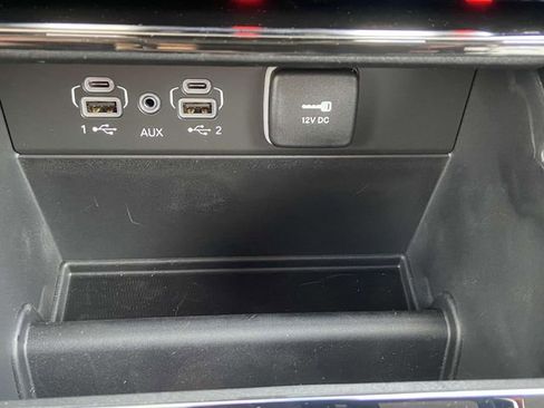 Used 2023 Jeep Grand Cherokee Limited image 22