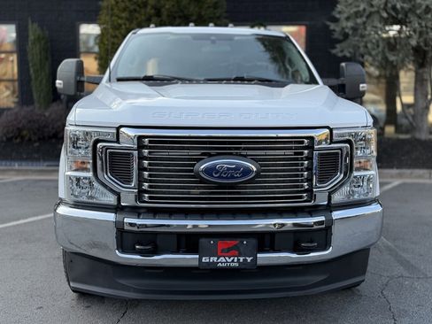 Used 2022 Ford F350 XLT image 3