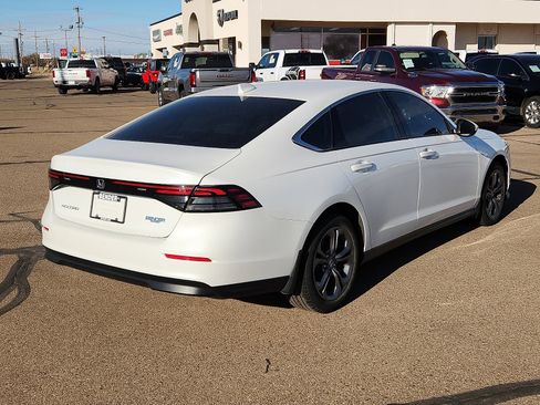 Used 2023 Honda Accord EX image 4