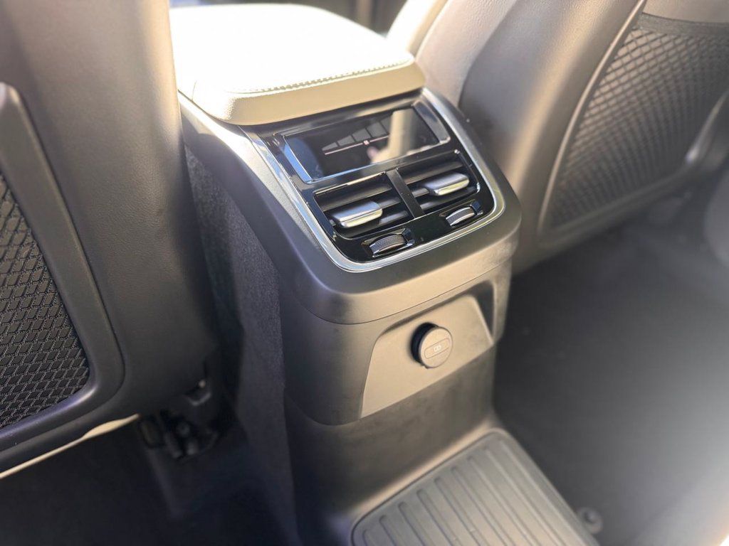 Used 2022 Volvo XC90 T8 R-Design w/ Advanced Package AWD/4WD image 22
