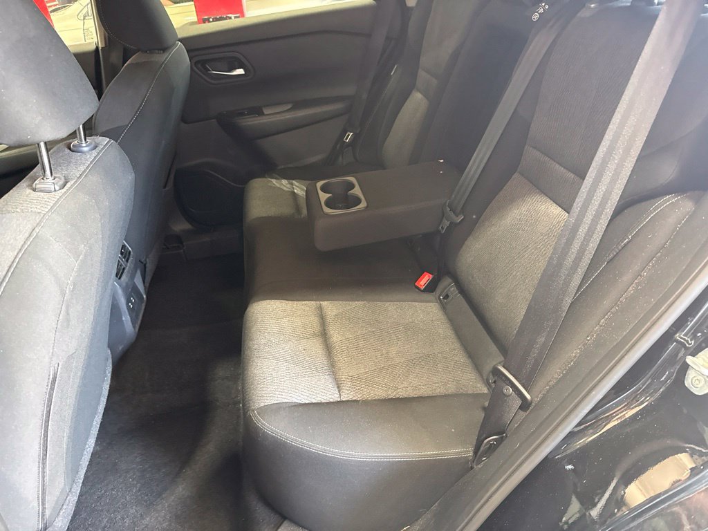 Used 2024 Nissan Rogue SV FWD image 11