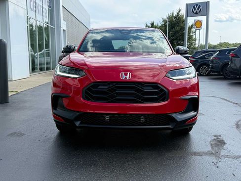 Used 2025 Honda HR-V Sport image 2