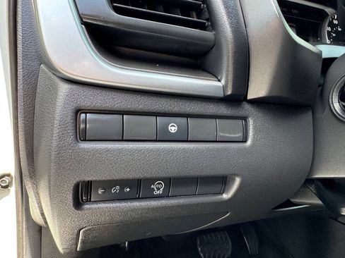 Used 2023 Nissan Rogue SV AWD/4WD image 15