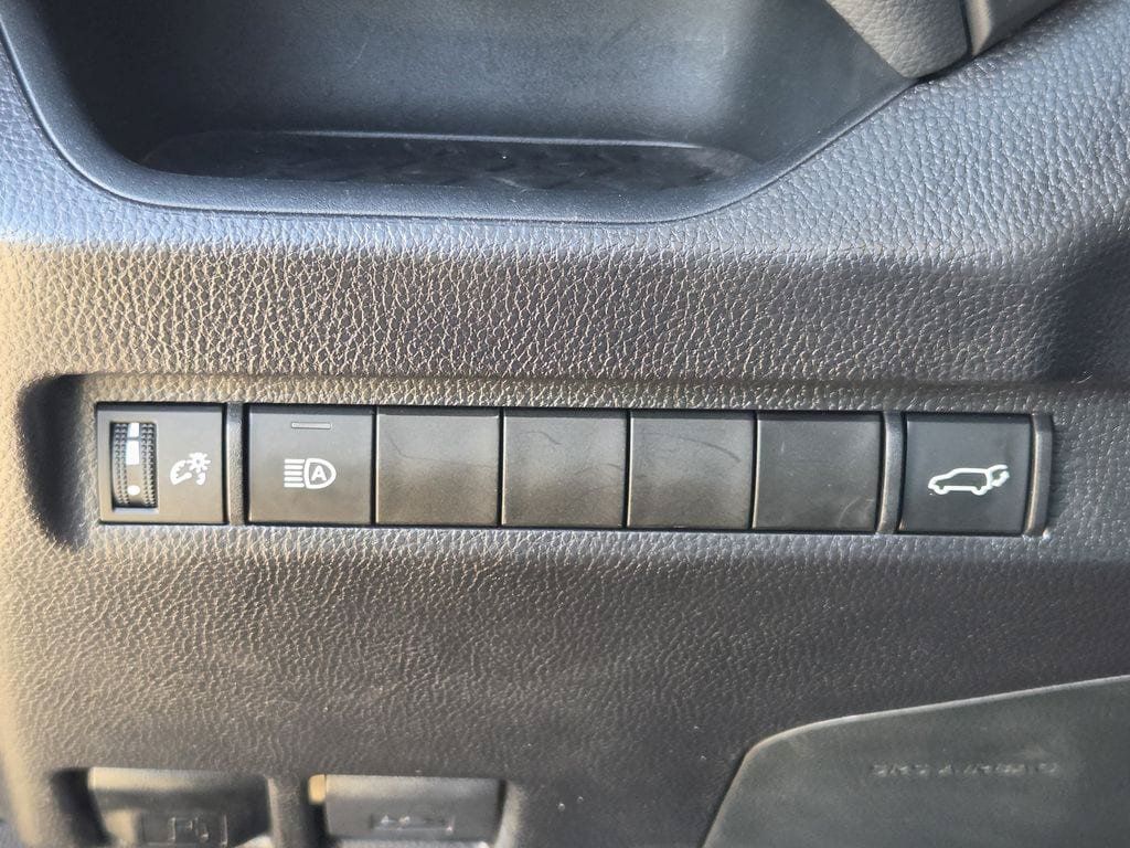 Used 2025 Toyota RAV4 XLE Premium FWD image 25