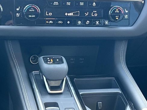 New 2026 Nissan Pathfinder Platinum AWD/4WD image 27