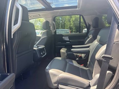 Used 2025 Ford Expedition Active AWD/4WD image 16