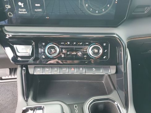 Used 2024 GMC Sierra 1500 AT4 w/ Technology Package image 38