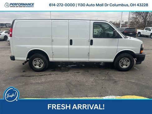 Used 2019 Chevrolet Express 3500 w/ Driver Convenience Package image 3
