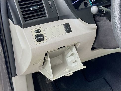 Used 2015 Toyota Venza LE image 10