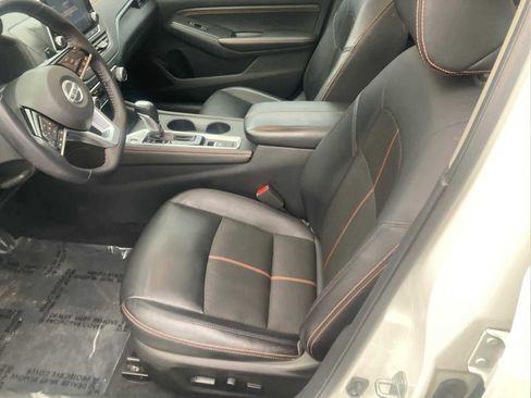 Used 2020 Nissan Altima 2.5 SR w/ Premium Package image 11