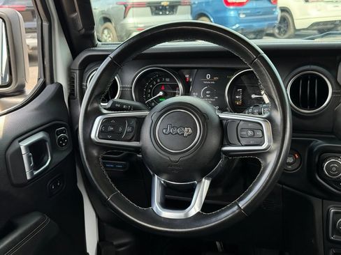 Used 2021 Jeep Wrangler Unlimited Sahara AWD/4WD image 7
