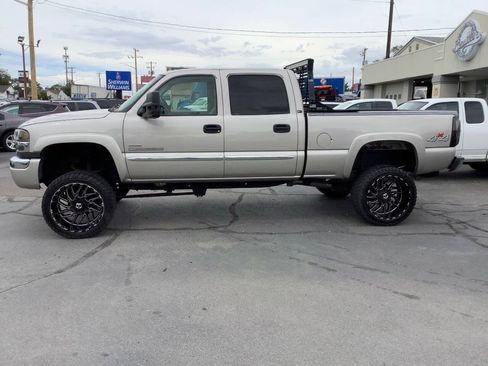 Used 2006 GMC Sierra 2500 SLE w/ Onstar Plus Package AWD/4WD image 23