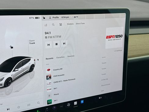 Used 2023 Tesla Model 3 Standard Range image 18