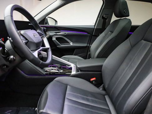 Certified 2025 Audi Q5 Premium w/ Convenience Package image 17