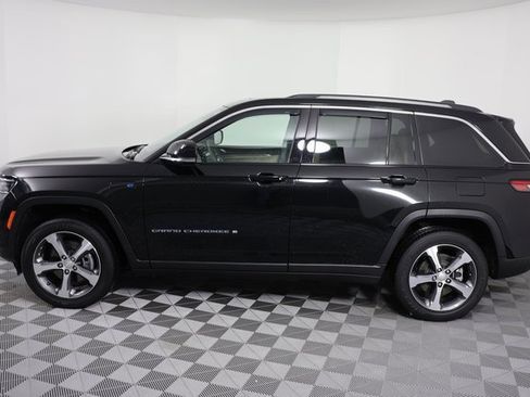 Used 2023 Jeep Grand Cherokee 4WD 4xe image 5