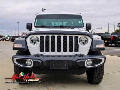 Used 2023 Jeep Gladiator Sport image 4