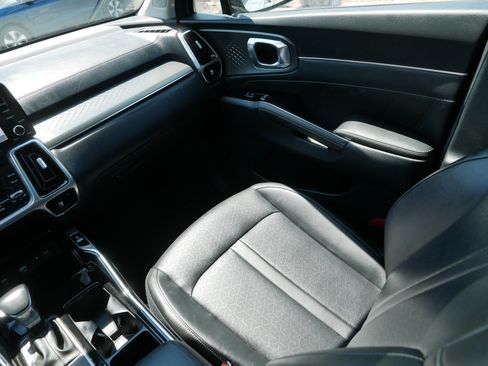 Certified 2023 Kia Sorento SX AWD/4WD image 11