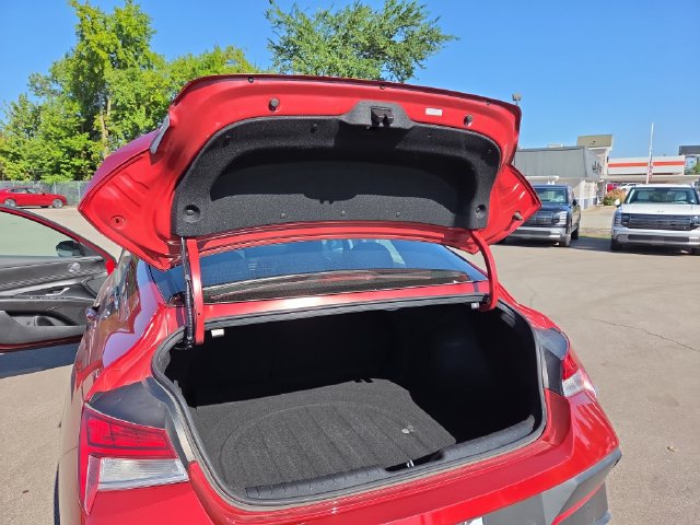 Certified 2024 Hyundai Elantra Limited FWD image 30