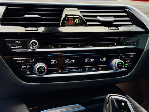 Used 2021 BMW 530i w/ Convenience Package image 10