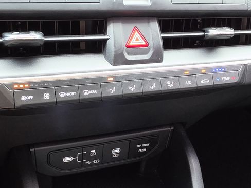 Used 2025 Kia K4 FWD image 18