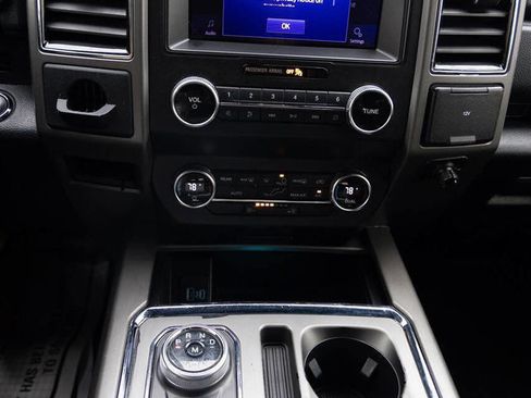 Used 2020 Ford Expedition XLT image 12