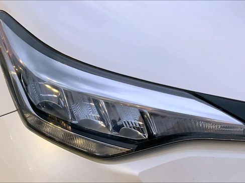 Used 2021 Toyota C-HR LE image 25