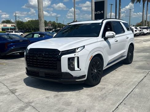 Used 2024 Hyundai Palisade Calligraphy AWD/4WD image 2