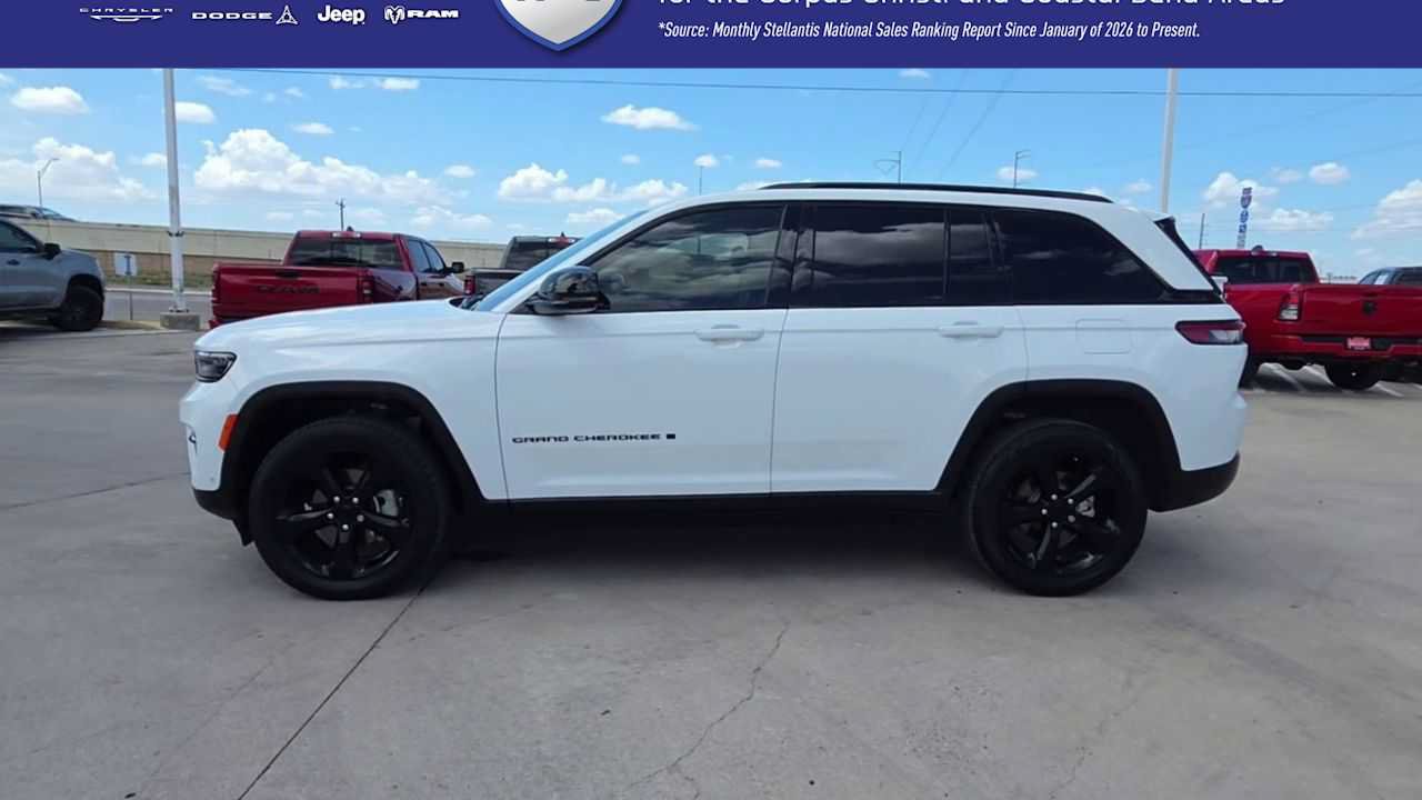Used 2023 Jeep Grand Cherokee Limited w/ Luxury Tech Group II AWD/4WD image 5