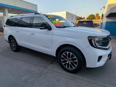 Used 2025 Ford Expedition Max Platinum AWD/4WD image 2