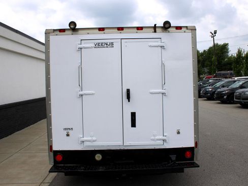 Used 2004 Chevrolet Express 3500 image 5