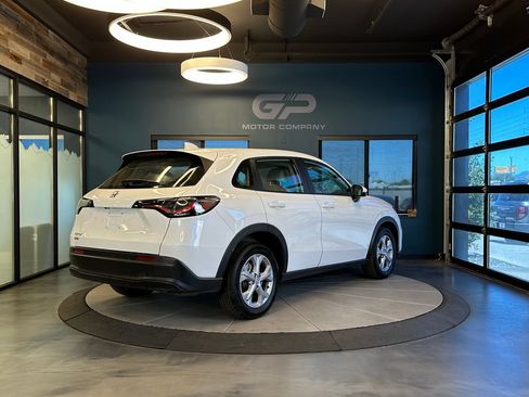 Used 2025 Honda HR-V LX image 3