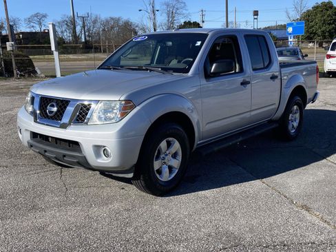 Used 2013 Nissan Frontier SV w/ SV Value Truck Pkg image 4