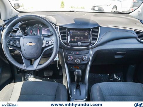 Used 2020 Chevrolet Trax LS w/ Tint and Cruise Package FWD image 12