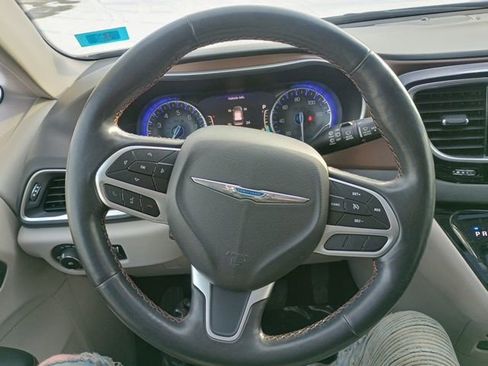 Used 2019 Chrysler Pacifica Touring-L Plus image 26