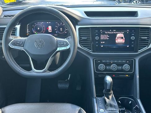Used 2023 Volkswagen Atlas SE w/ Panoramic Sunroof Package image 14