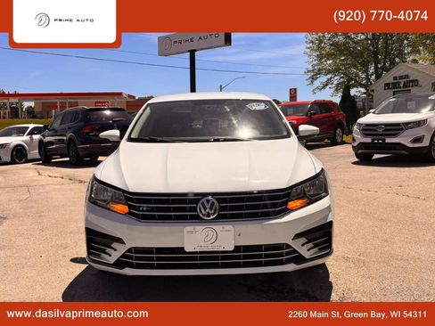Used 2017 Volkswagen Passat 1.8T R-Line FWD image 1