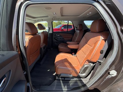 Used 2019 Chevrolet Traverse High Country AWD/4WD image 3