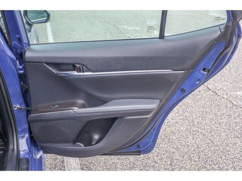 Used 2023 Toyota Camry XLE image 19