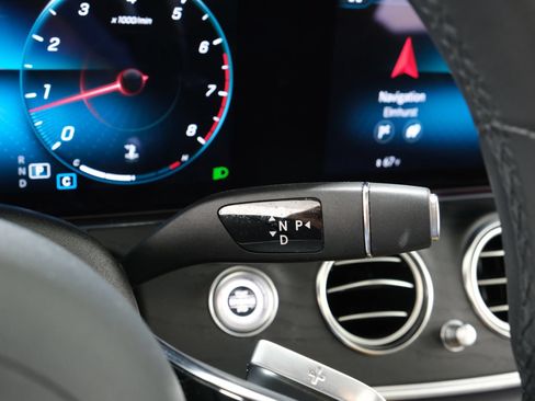Used 2023 Mercedes-Benz E 350 4MATIC Sedan image 11