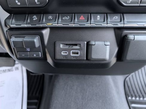Used 2019 Chevrolet Silverado 1500 LT w/ All-Star Edition AWD/4WD image 30