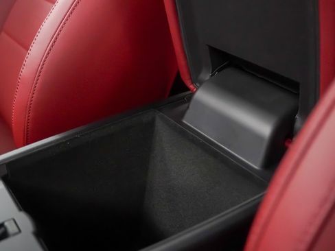 New 2025 Porsche Macan 4S Electric image 35