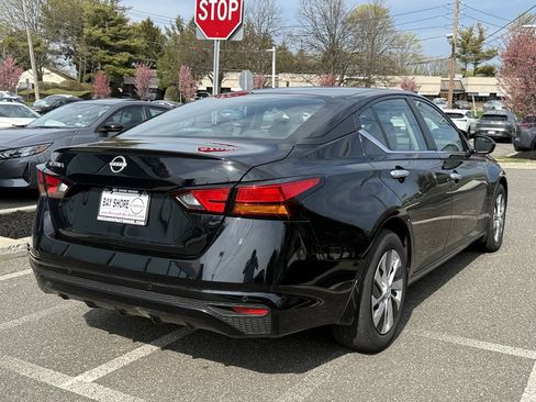 Certified 2024 Nissan Altima 2.5 S FWD image 3