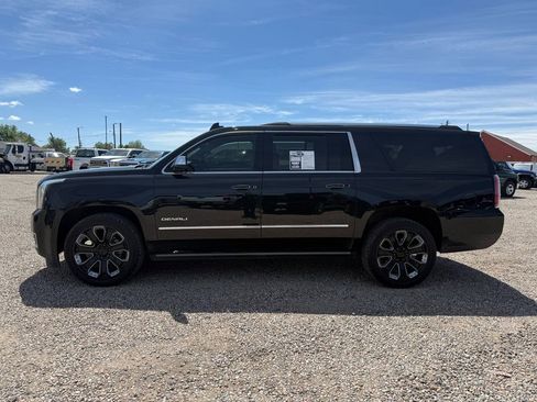 Used 2019 GMC Yukon XL Denali w/ Denali Ultimate Package AWD/4WD image 6