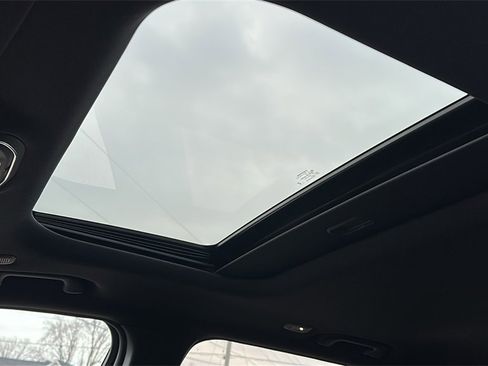 Used 2024 Jeep Grand Cherokee Altitude image 13