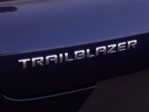 Used 2023 Chevrolet TrailBlazer LT w/ Convenience Package image 17