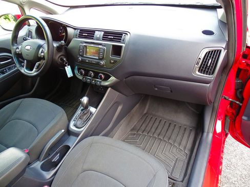 Used 2013 Kia Rio EX w/ Convenience Pkg FWD image 29
