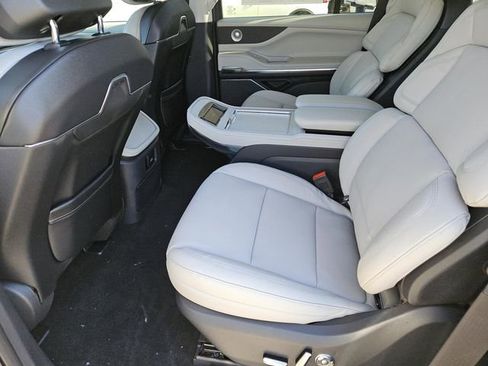 New 2025 Lincoln Navigator Reserve image 24