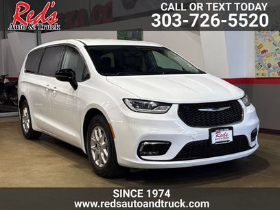 Used 2024 Chrysler Pacifica Touring-L